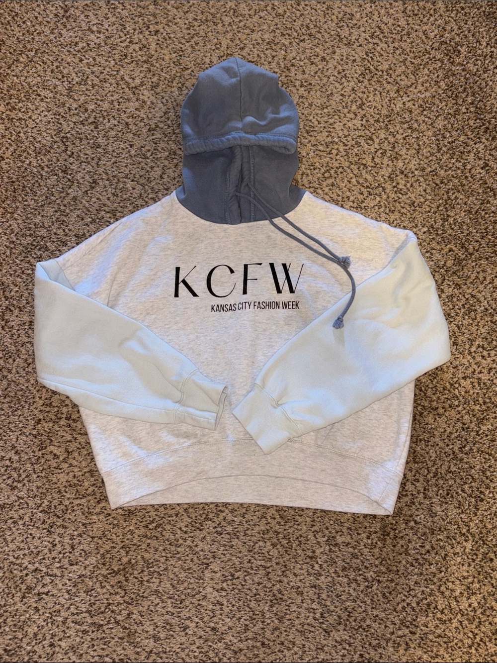 KCFW Kansas City Fashion Week Colorblock Crop Hoodie - Light Blue & Heather Gray